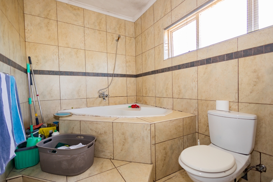 7 Bedroom Property for Sale in Northpine Western Cape